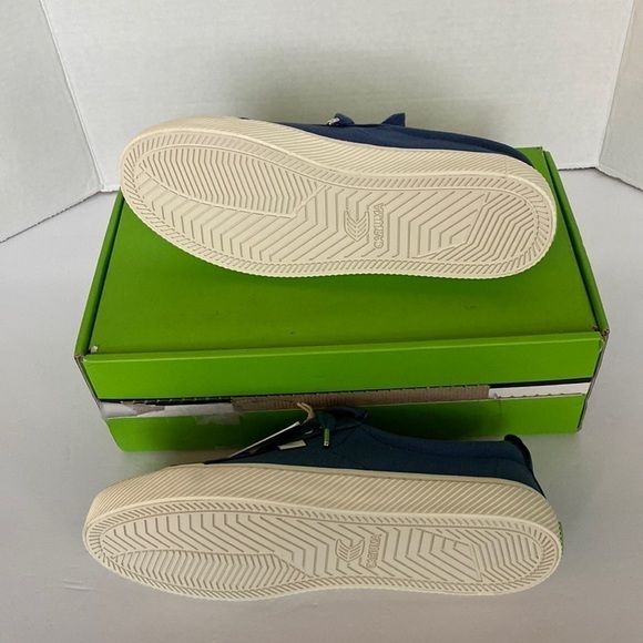 Cariuma OCA Shadow Blue Canvas Sneaker Unisex Low Top Size 9.5 Women’s | 8 Men’s - Picture 4 of 9